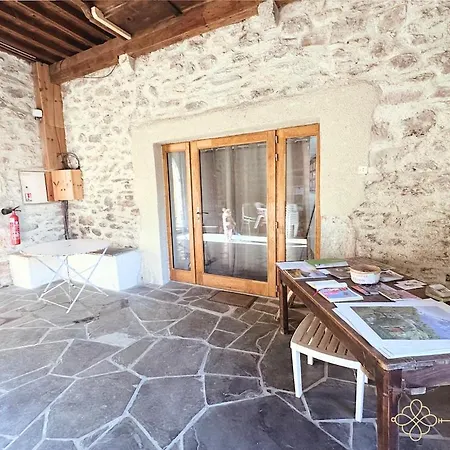 Dormez Dans L'Enceinte Du Chateau De Beost, 8 Pers * Béost