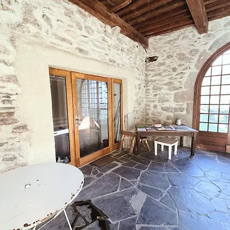 Dormez Dans L'enceinte Du Chateau De Beost, 8 Pers 아파트