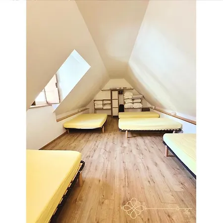 아파트 Dormez Dans L'enceinte Du Chateau De Beost, 8 Pers