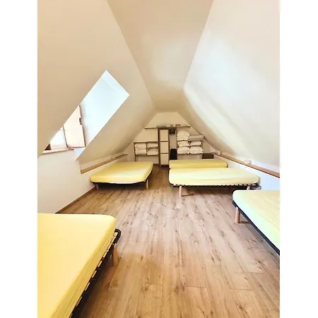 Dormez Dans L'enceinte Du Chateau De Beost, 8 Pers