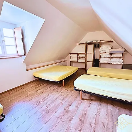 아파트 Dormez Dans L'enceinte Du Chateau De Beost, 8 Pers Béost